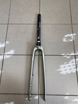 Karbonová vidlice z kola Trek Domane SLR - 2
