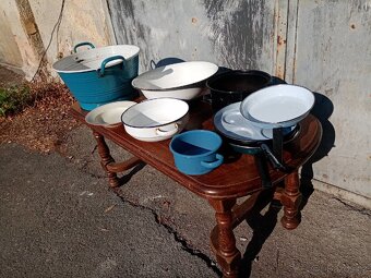 Retro smaltované nádobí, lavor, hrnce. - 2