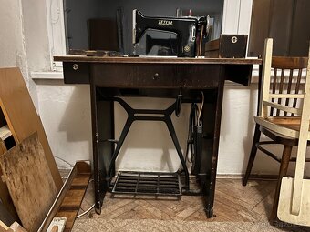 Šicí stroj Zetina - 2