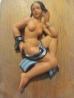 Akt ,glazovaná keramika - 2