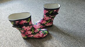 Krasne detske/damske holinky vel. 37 - 2