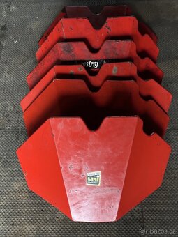 Prodám blatníky a kapotu na malotraktor MT-7 UNI Systém - 2