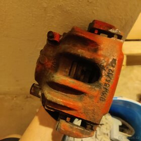 BMW E36 přední třmeny - 2