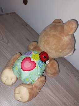 Lezoucí medvídek CZ - 2