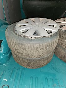 Sada zimních pneu a disků + originální poklice VW R16 - 2
