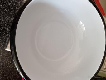 Smaltované mísy. - 2