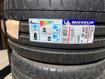 Michelin 245/35/zr20 - 2