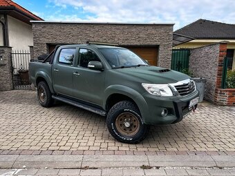 Toyota Hilux DC 3.0 I D-4D Sol A/T - 2