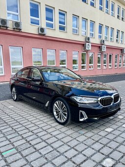 BMW G30 FL 530e/215kw, Luxury Line, pěkný vůz - 2