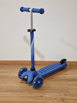 Playtive Dětská koloběžka s LED kolečky - 2