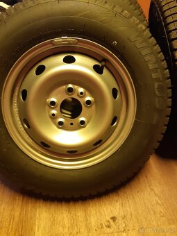 ZIMNÍ 205/70 R15 C +disky: 5x118 ET68 71,1 - 2