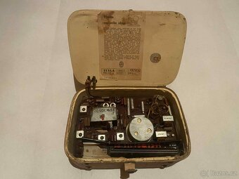 TESLA T2800B – retro přenosné rádio v orig. koženém pouzdře - 2