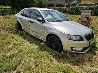 Škoda octavia 3, 1,4 i , sedan ,r.v.2016 havarovaná - 2