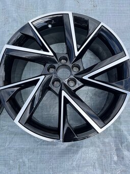 Alu kola vega Škoda Scala Kamiq R18 5x100 - 2