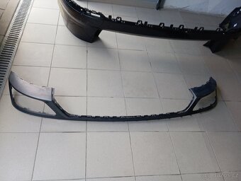 Prodám zadní náraznik Audi q8 - 2
