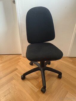 Kancelářská otočná židle - 2