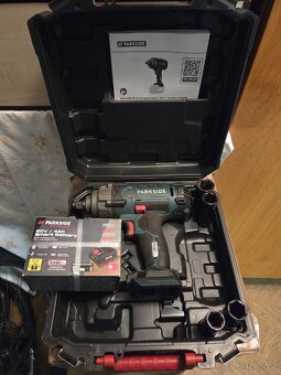 Parkside aku rázový utahovák - 2