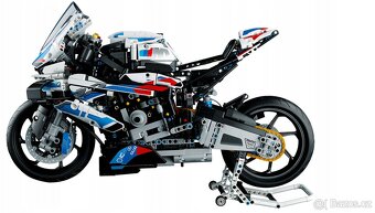 LEGO Technic 42130 BMW M 1000 RR - 2