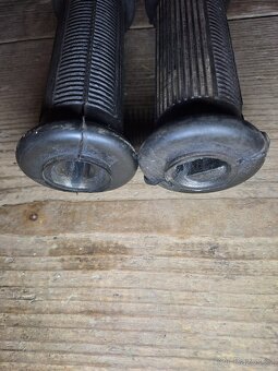 Jawa ČZ stupačka kulatá 2ks - 2