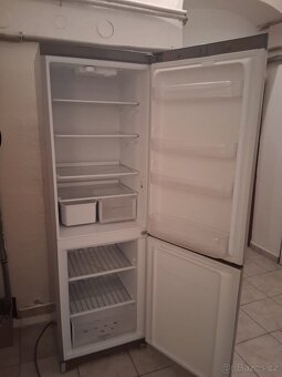 Lednice s mrazakem Indesit - 2