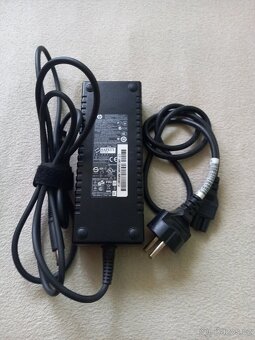 Orig.AC Adaptér HP 19,5V-6,9A 135W - 2