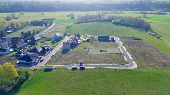 Krásný stavební pozemek na prodej za Prahou, 743 m2 - 2