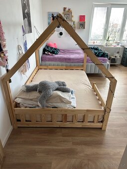 Prodám domečkovou postel 200x140 s matraci a roštem - 2