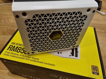 Corsair RM850 White - 850 W, MODULÁRNÍ, GOLD - 2