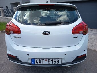 Kia Cee'd hatchback - 2