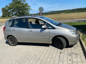 Toyota Corolla Verso 2,0 D4D 66kW, 2004 - 2