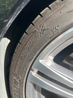 Michelin Pilot Sport 4 245/40/18 - 2
