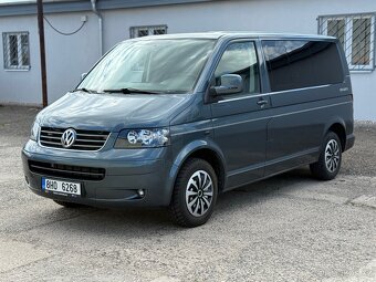 Volkswagen Multivan 2.5 TDI (2009) – 7 míst, spaní. - 2