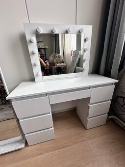 TOALETNÍ STOLEK S LED ZRCADLEM DANIELLA WHITE - 2