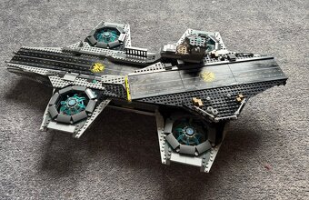 LEGO Avengers Helicarrier - 2