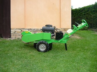 Fréza na pařezy Laski F 450 E s pojezdem - 2