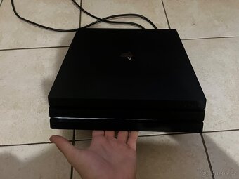 PlayStation 4 Pro – velmi dobrý stav – Teplice - 2