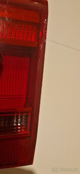 VW Touran 1T3 pravé zadní vnitřní světlo - 2