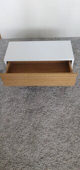 Závěsný noční stolek - 2