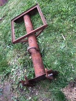 Konstrukce pro přední závaží Zetor 4011 - 2