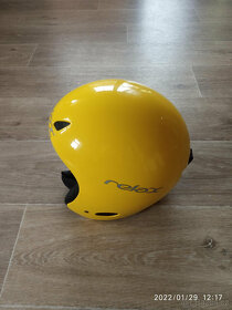 Lyžařská helma - 2