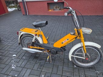 Babetta 207 s kartičkou, žlutá, zachovalá, s prsíčkama 10. - 2