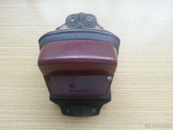 Držáky zadního světla a zadní světlo na Jawa 350 634 - 2