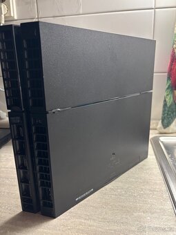 PlayStation 4 – model CUH-1116A, 1 TB - 2