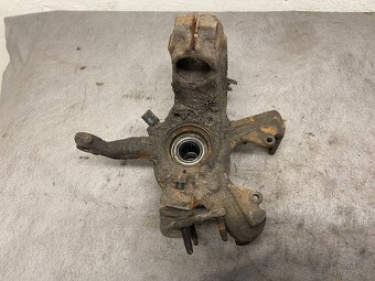 ŠKODA OCTAVIA 2 2004-2013 - LEVÁ PŘEDNÍ TĚHLICE MENŠÍ - 2