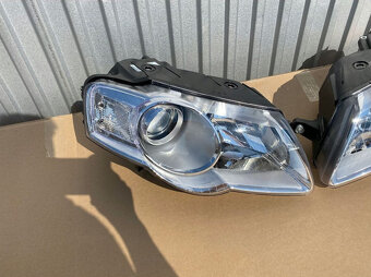 VW Passat B6 přední světla H7+H7. - 2