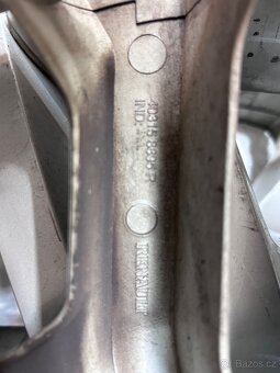 Poklice Renault R16 - 2