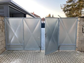 prodám vrata 1,8 x 3,9 m - 2