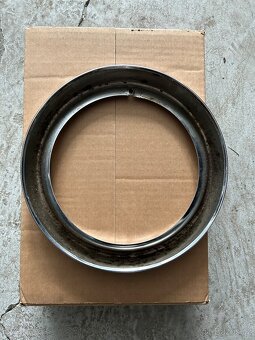 Škoda 1000 rámeček světla - 2