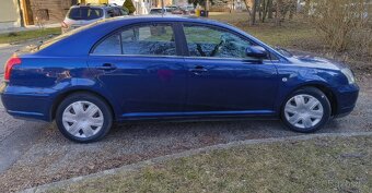 Toyota Avensis Hatchback - 2
