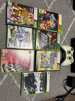 Xbox 360 + Kinect - 2